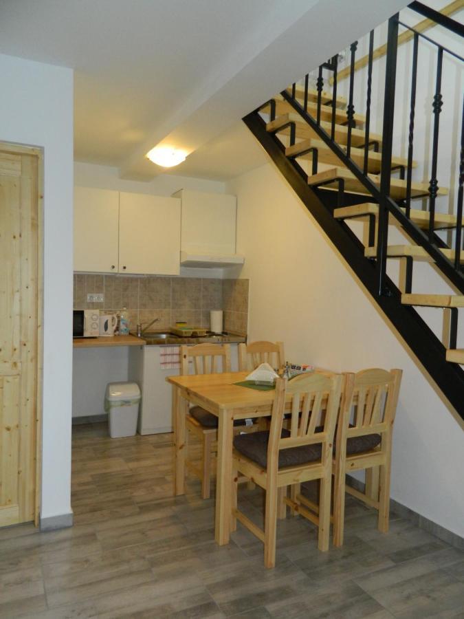 Família-Pelso apartmanház Zamárdi Exterior foto